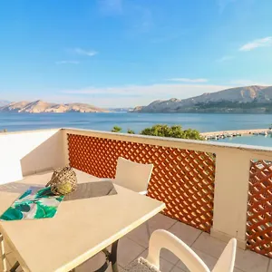 Ines , Baška Croazia